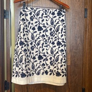 Talbots skirt, white w/ navy stitched design, size 16